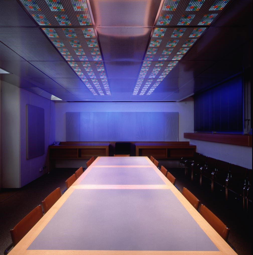 2000-weltweit-erster-led-beleuchteter-konferenzraum-bartenbach-01